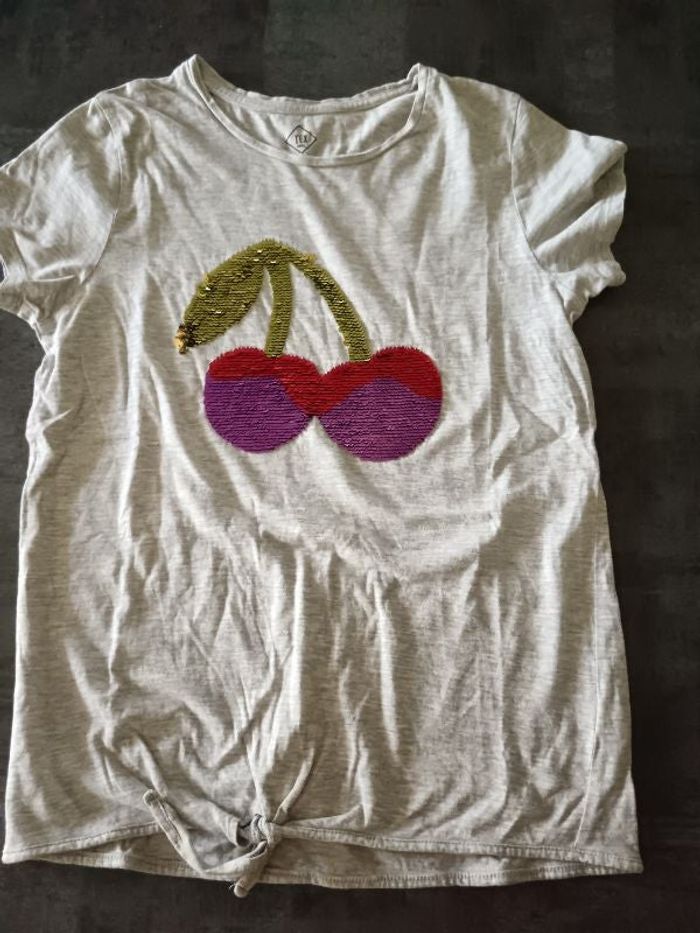 Tee shirt cerises 13-14 ans