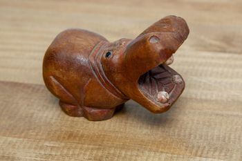 Hippopotame en bois