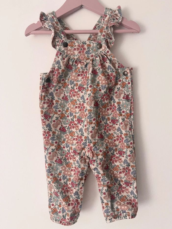 Salopette en jean beige fleuri bout’chou de Monoprix pour bébé fille taille 9 mois