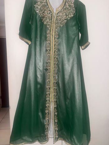 Robe orientale verte et dorée taille 8-10 ans