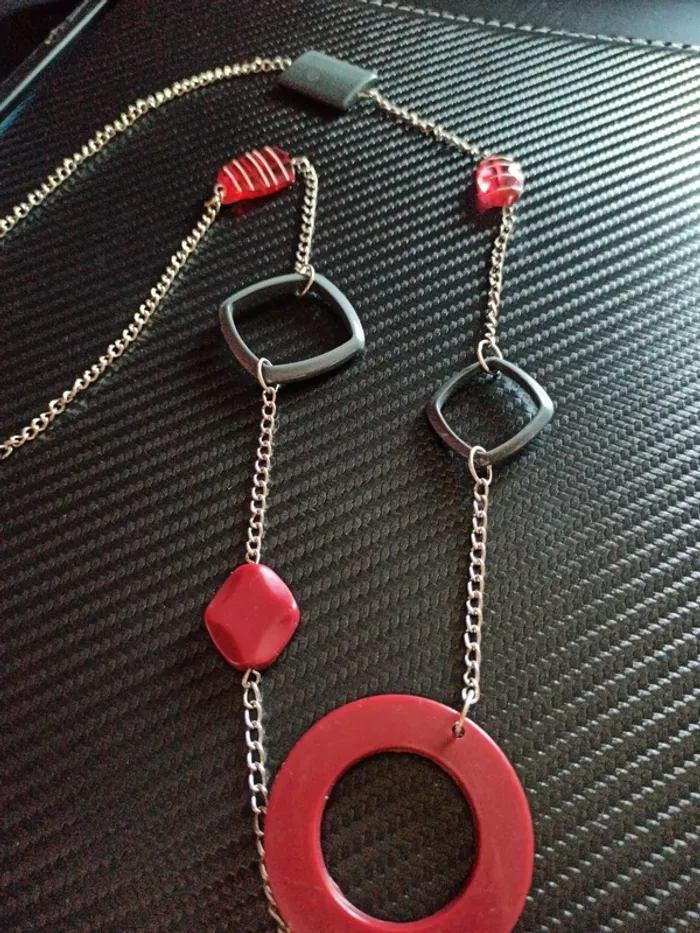 Sautoir rouge et gris - photo numéro 2