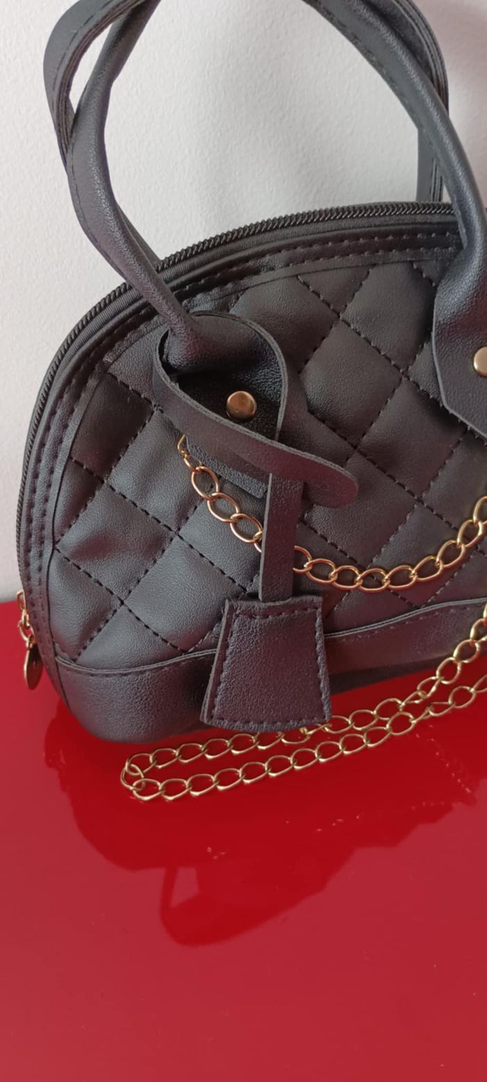 Petit sac à main noir avec bandoulière dorée - photo numéro 7