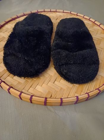 Chaussons ouverts taille 38