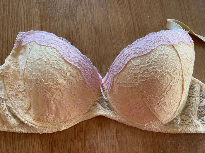Soutien-gorge jaune dentelle rose 95 C - photo numéro 2
