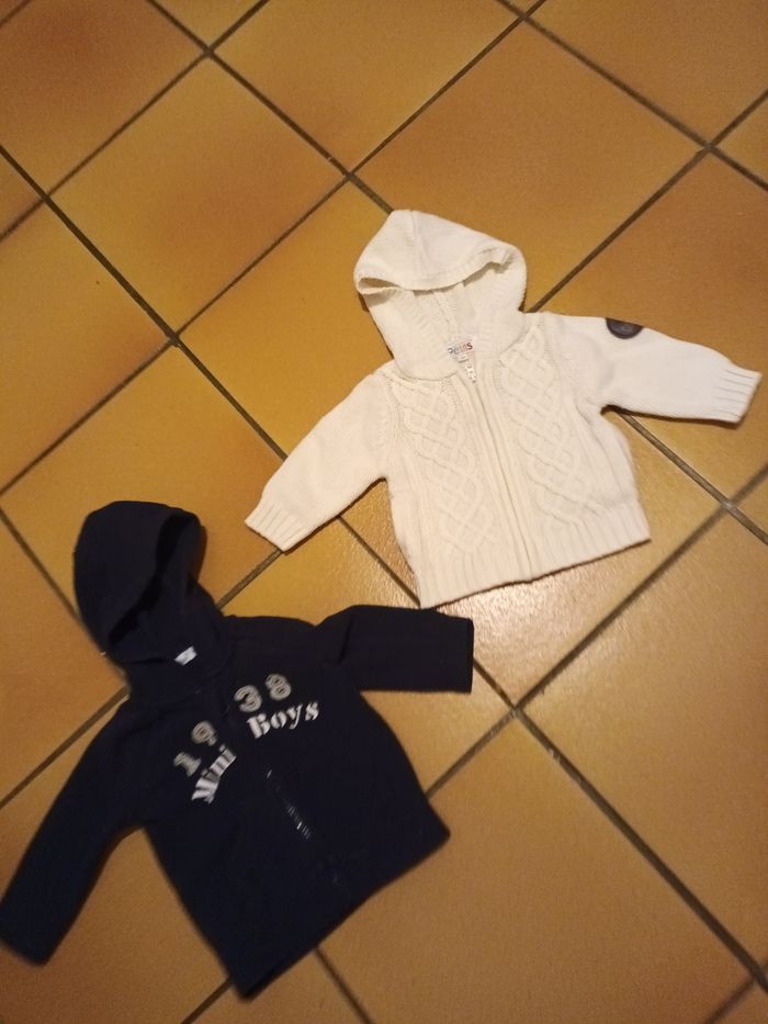Lot de 2 vestes 6 mois - photo numéro 2