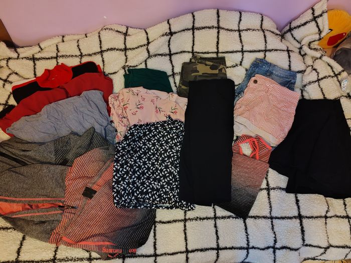 Vêtements femme taille S M - photo numéro 2