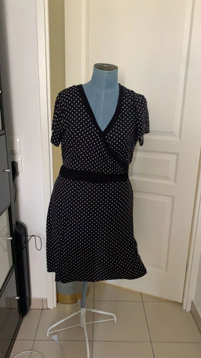 Robe croisés  à pois taille XL 48/50 avec lien noir et blanche e