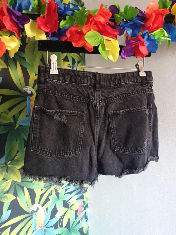 Short jean troué - photo numéro 8