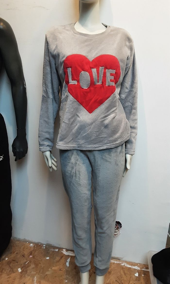 Pyjama tout doux  motif cœur/love pour femme Taille M ou 38 au - photo numéro 2
