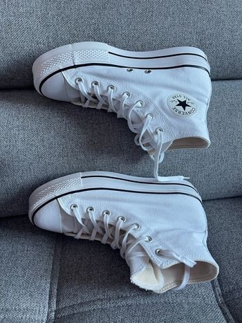 Converse plate-forme blanche 40 en excellent état 