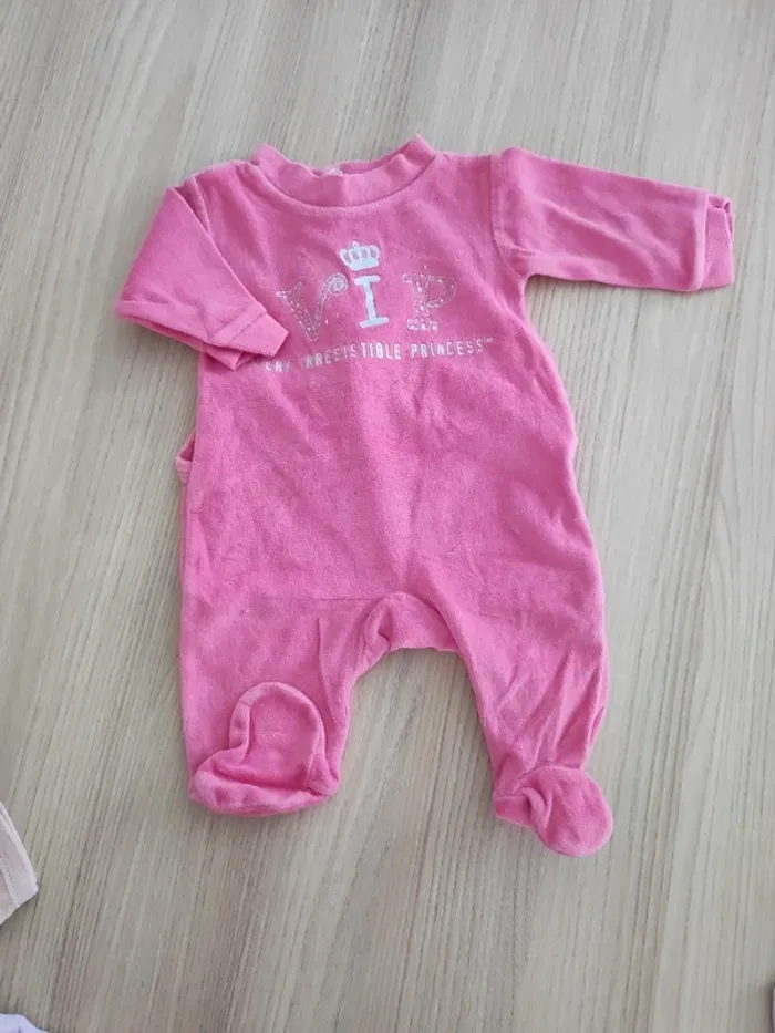 Lot 8 pyjamas 1 mois - photo numéro 7