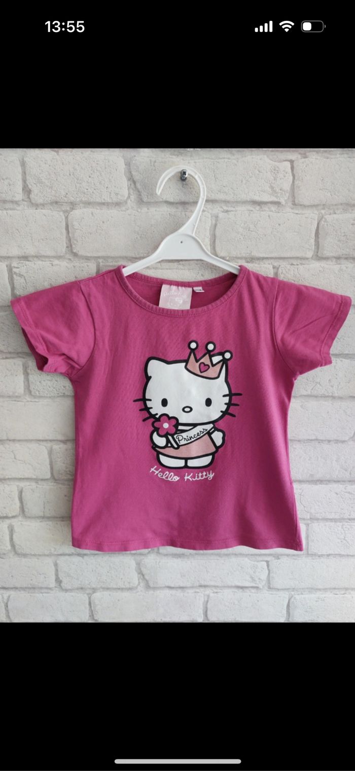 Tee-shirt Hello Kitty taille 3 / 4 ans