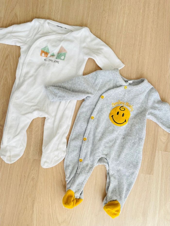 Lot de 2 pyjamas velours taille 3 mois blanc gris smiley