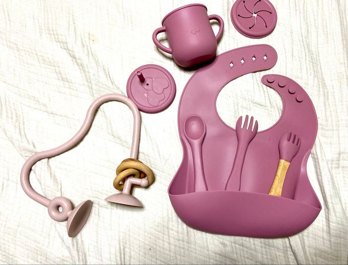 Lot vaisselle bébé bon état ou neuf - photo numéro 2