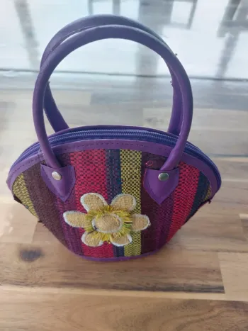 Petit sac en osier pour fille