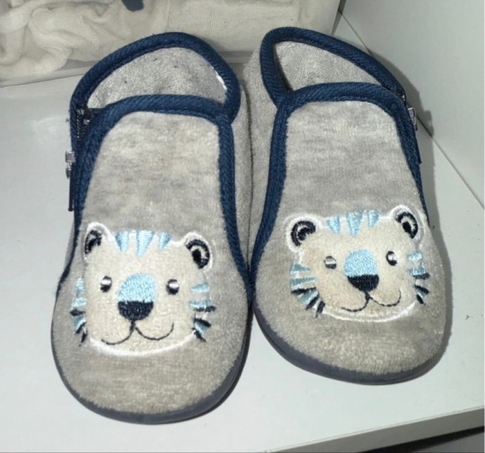 Lot de chaussons enfants taille 20 - photo numéro 4
