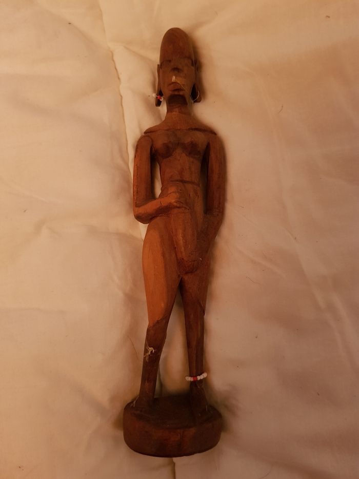 Statuette en bois vintage