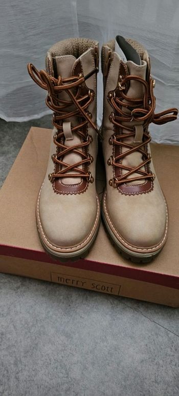 Botte femme neuf 36  merry Scott