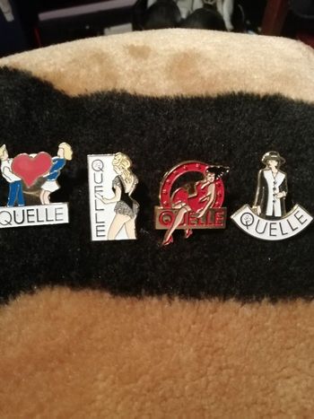 Collection pins MODE QUELLE