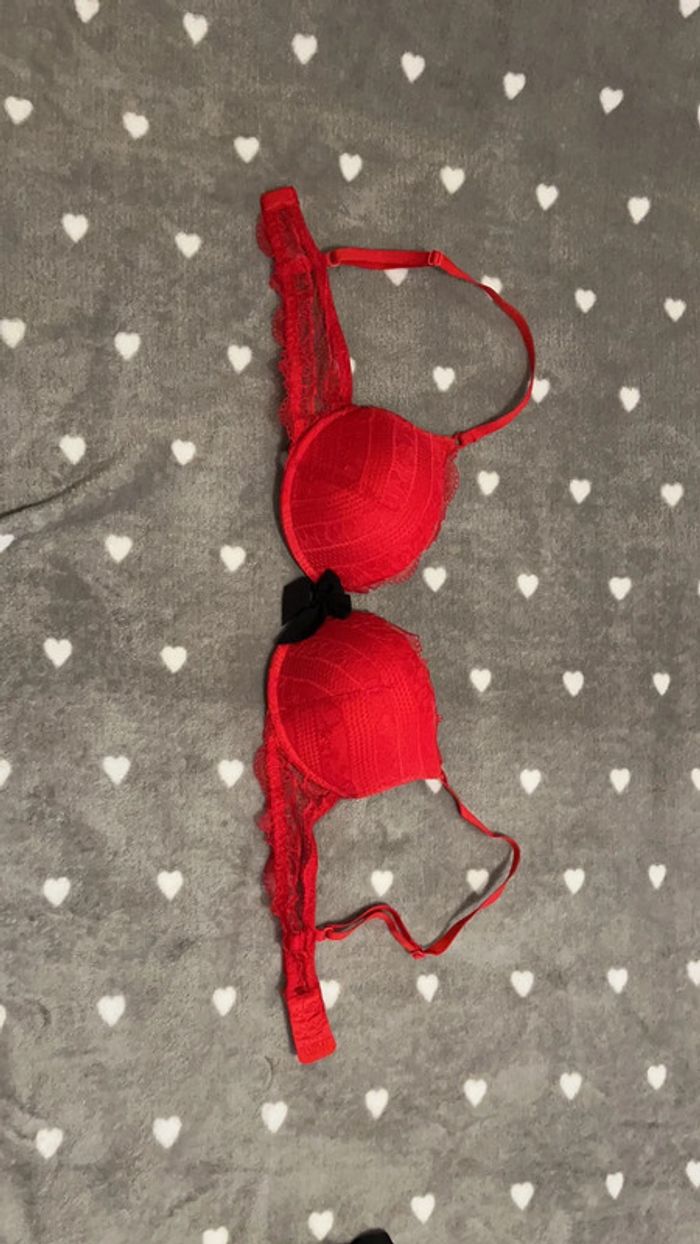 Soutien gorge rouge 95B