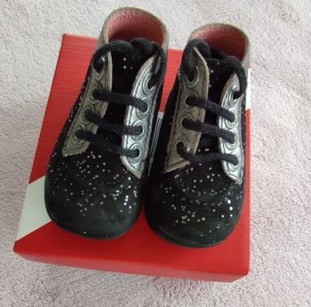 Chaussures Kickers pointure 18