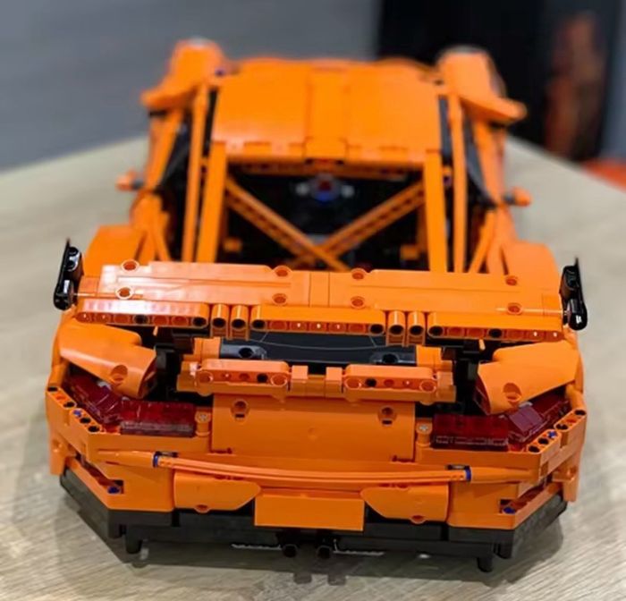 LEGO® Technic – Porsche 911 GT3 RS - photo numéro 9