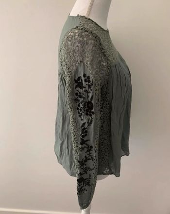 Blouse kaki fleurs et broderies Zara TS