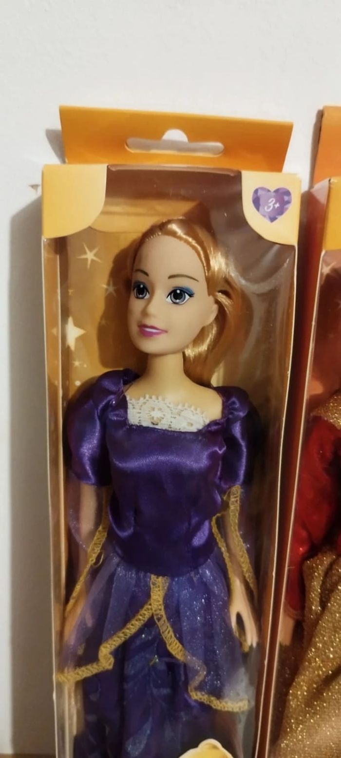 Lot de deux barbies - photo numéro 3
