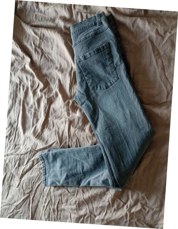 Très beau jean gris - photo numéro 7