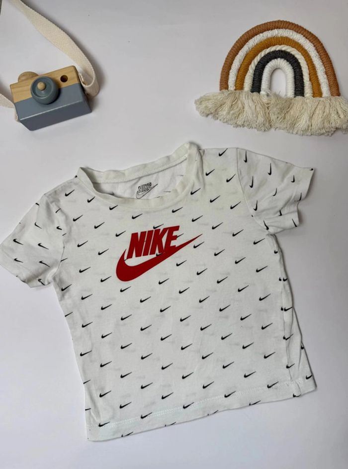 T-shirt Nike bébé garçon taille 86-92 cm très bon état