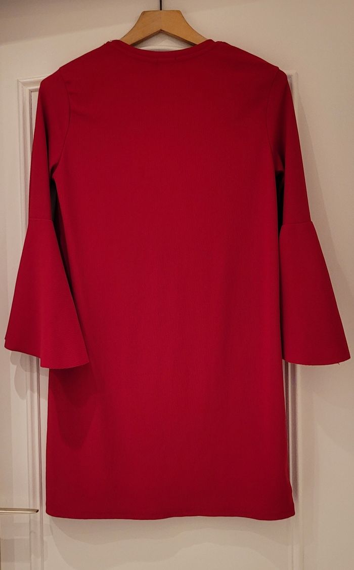 Bershka Robe TEurL-Rouge & Manches Effet Volanté -Style Robe Pull en TBE - photo numéro 3