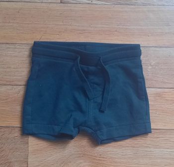 Short bleu marine 6 mois