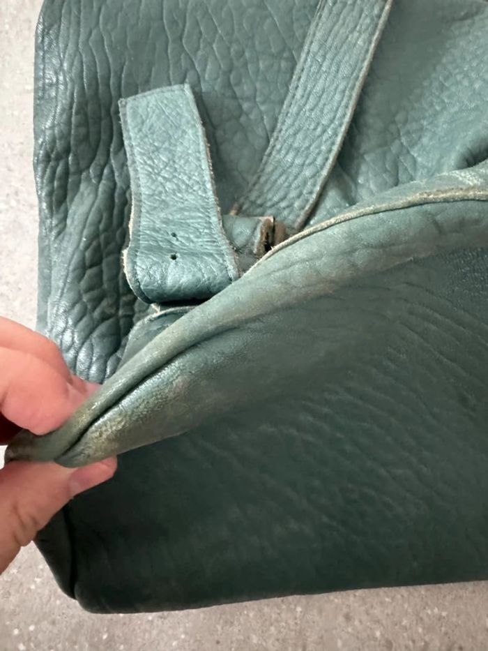 Sac à dos vert Création sacs mary, bon état mais il y a des marques d'usures, 21x31cm - photo numéro 5
