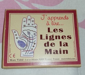 Boîte de carte pour lire les ligne de la main