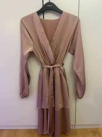 Robe en satin rose / taille unique