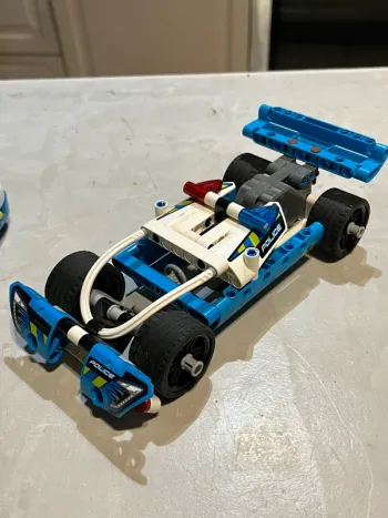 Lego technique voiture de police