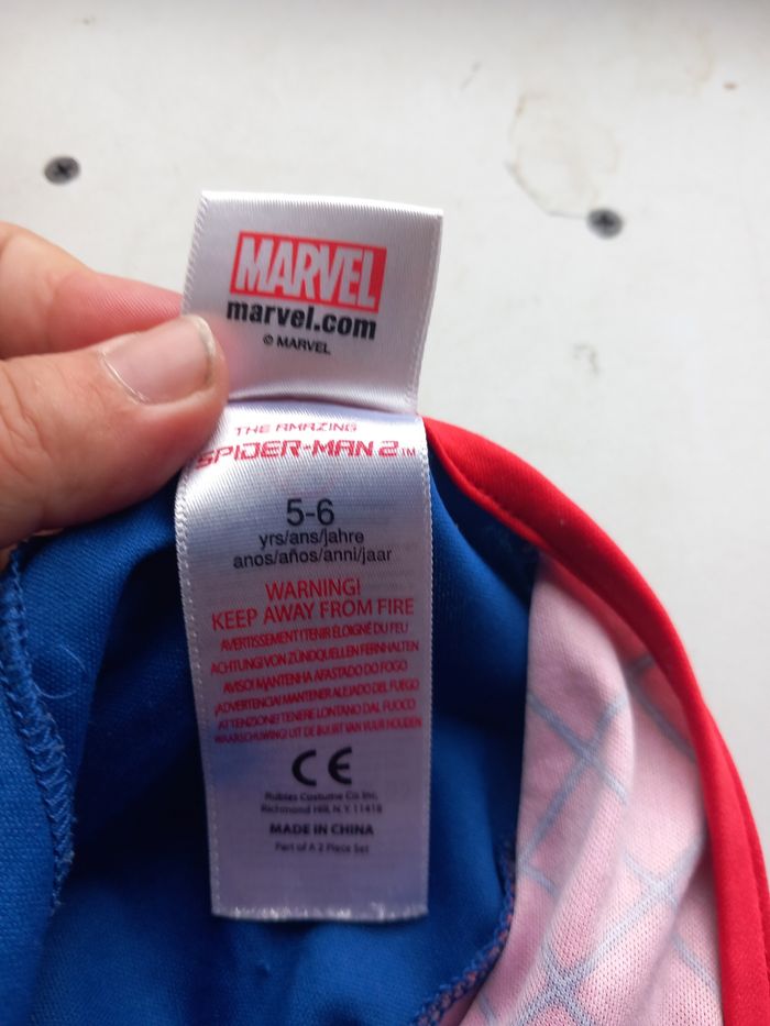 Costume Spider man 5/6 ans - photo numéro 9