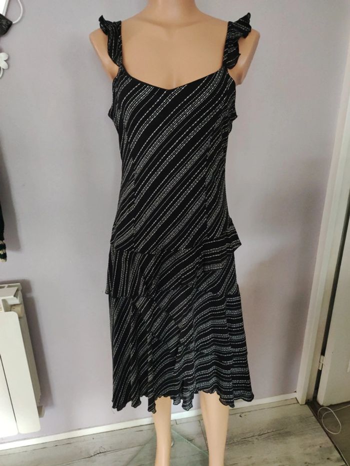 Superbe robe d'été à volants taille 44 - photo numéro 2