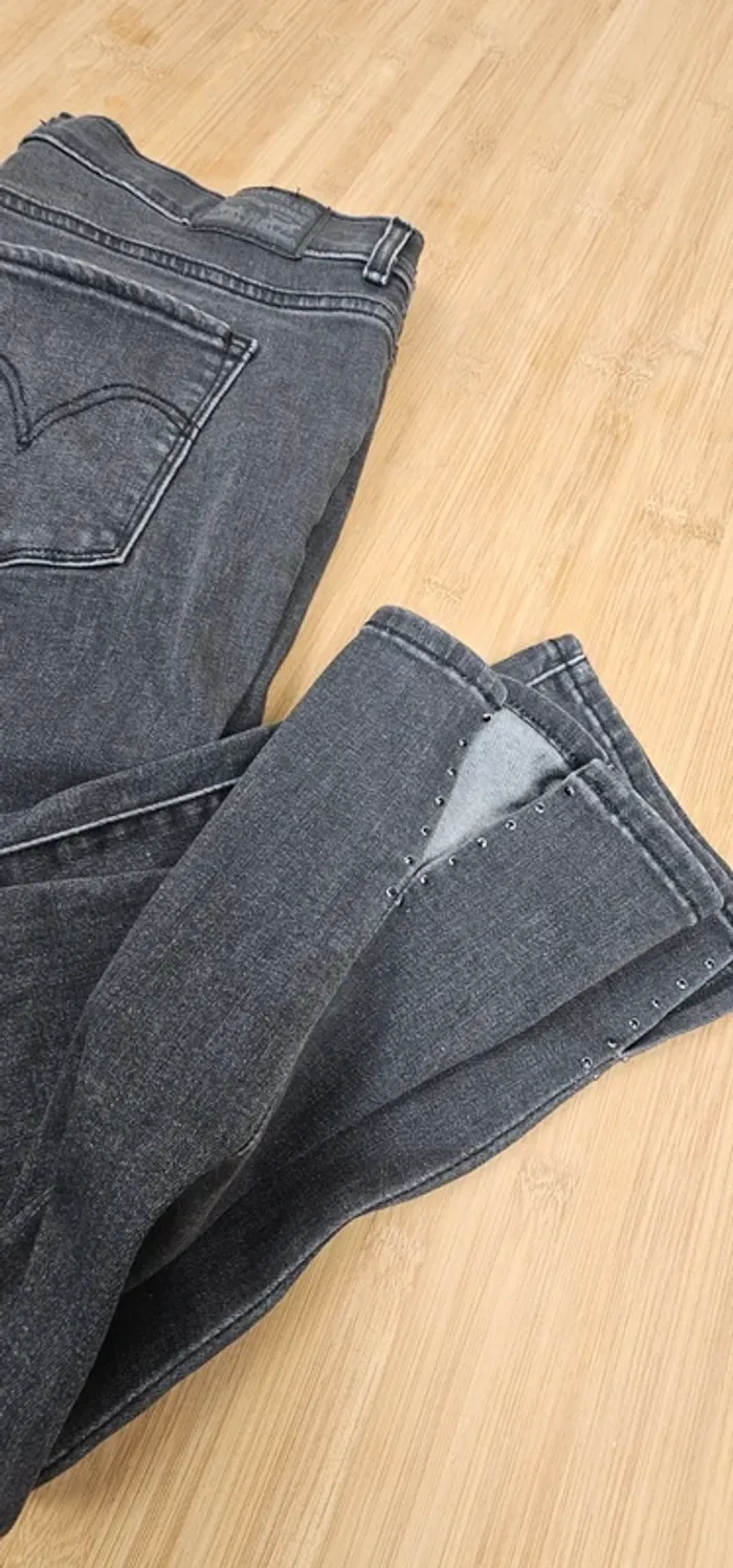 Levi's Classic crop T:48 W33 - photo numéro 2