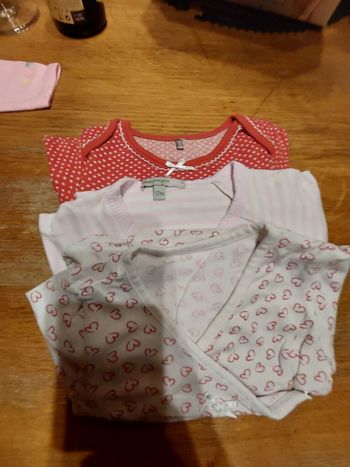 Lot 3 bodys fille