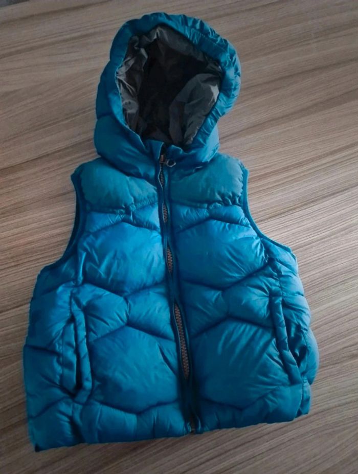Doudoune sans manches Zara taille 2/3 ans bleu Excellent état  Envoi rapide