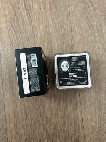 Poudre compact Huda beauty - teinte cupcake 