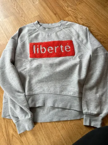 Joli sweat