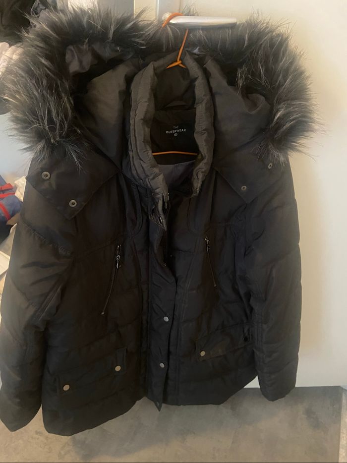 Doudoune à capuche noir