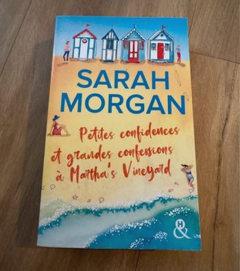 Livre Petites confidences et grandes confessions à Martha's Vineyard de Sarah Morgan - Très bon état
