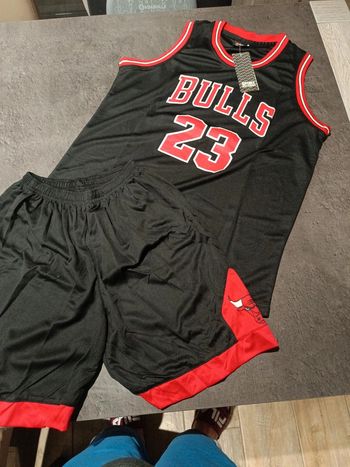 Tenue NBA Chicago Bulls Michael Jordan noir t.30