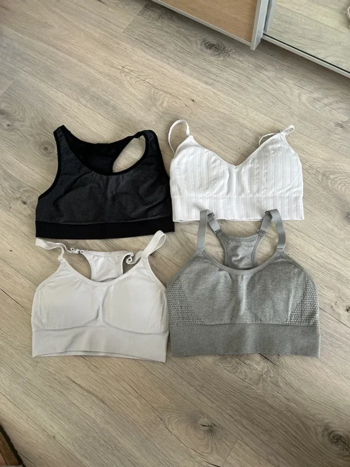Lot de 4 brassières XS