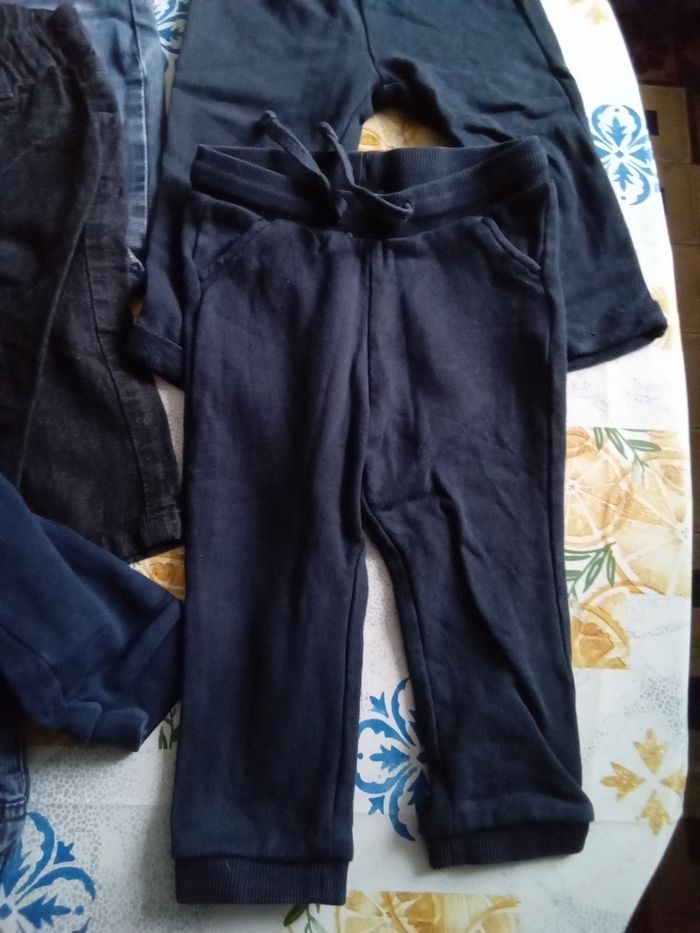 Lot pantalons garçons. T 18 mois - photo numéro 2