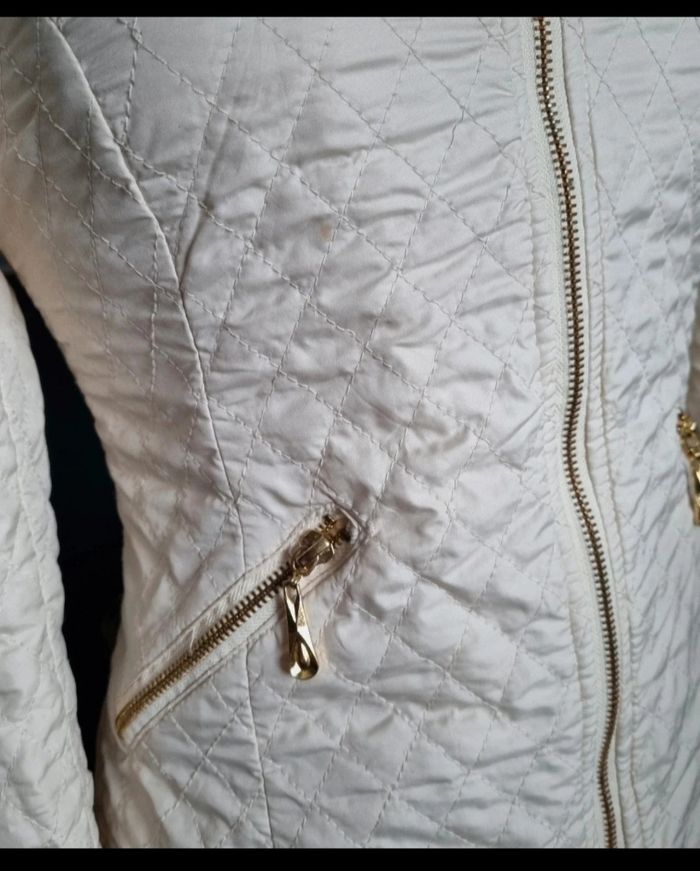 Veste légère avec chaîne dorée taille S - photo numéro 6