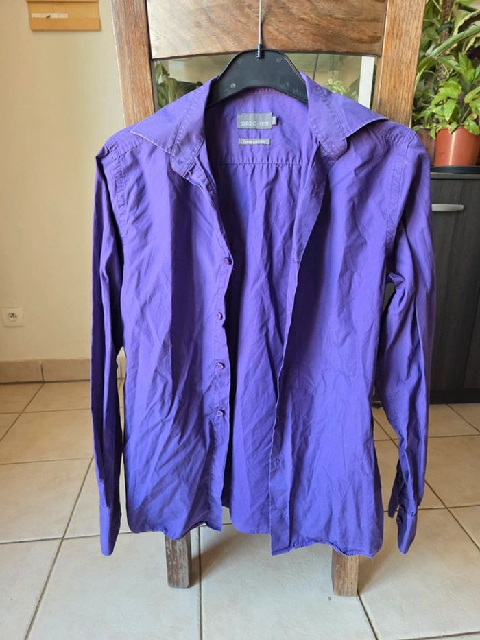 Chemise violette